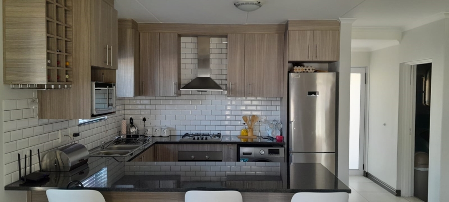 3 Bedroom Property for Sale in Buhrein Western Cape